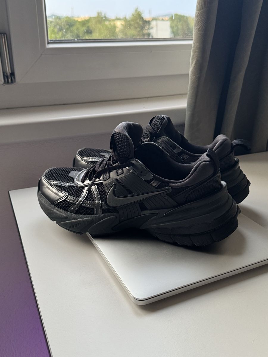 Nike Scarpe da uomo: Sneakers Nike v2k run Black Anthracite – Nuovo (secondo la descrizione) da St. Gallen venduto da sch_th5c 3