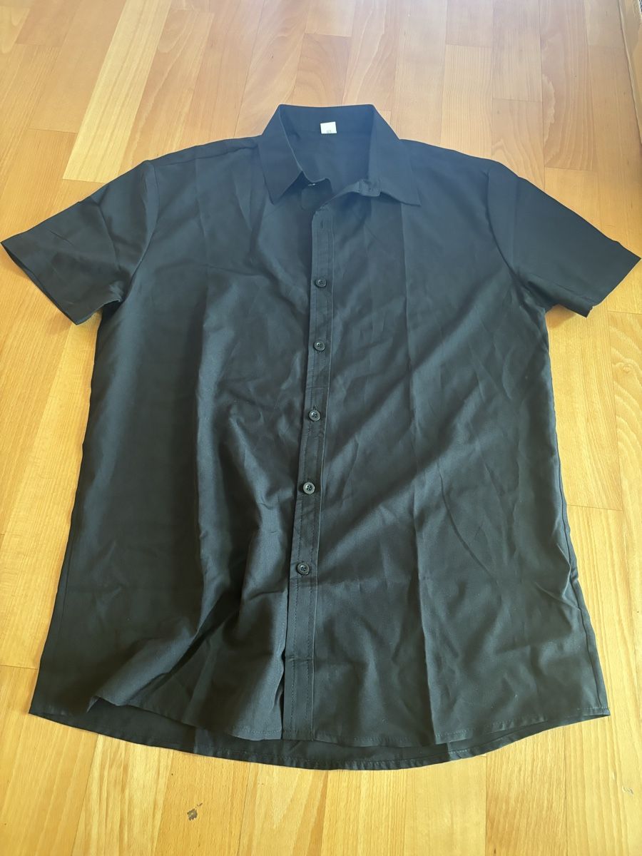 Hemden: Black Shirt  – Gebraucht aus Chexbres von doe_xns6
