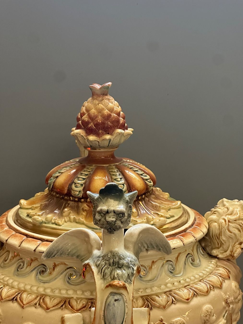 Vasen & Gefässe: Prunk-Terrine / Deckelvase – Capodimonte-Stil – Gebraucht aus Otelfingen von Yossi-68 2