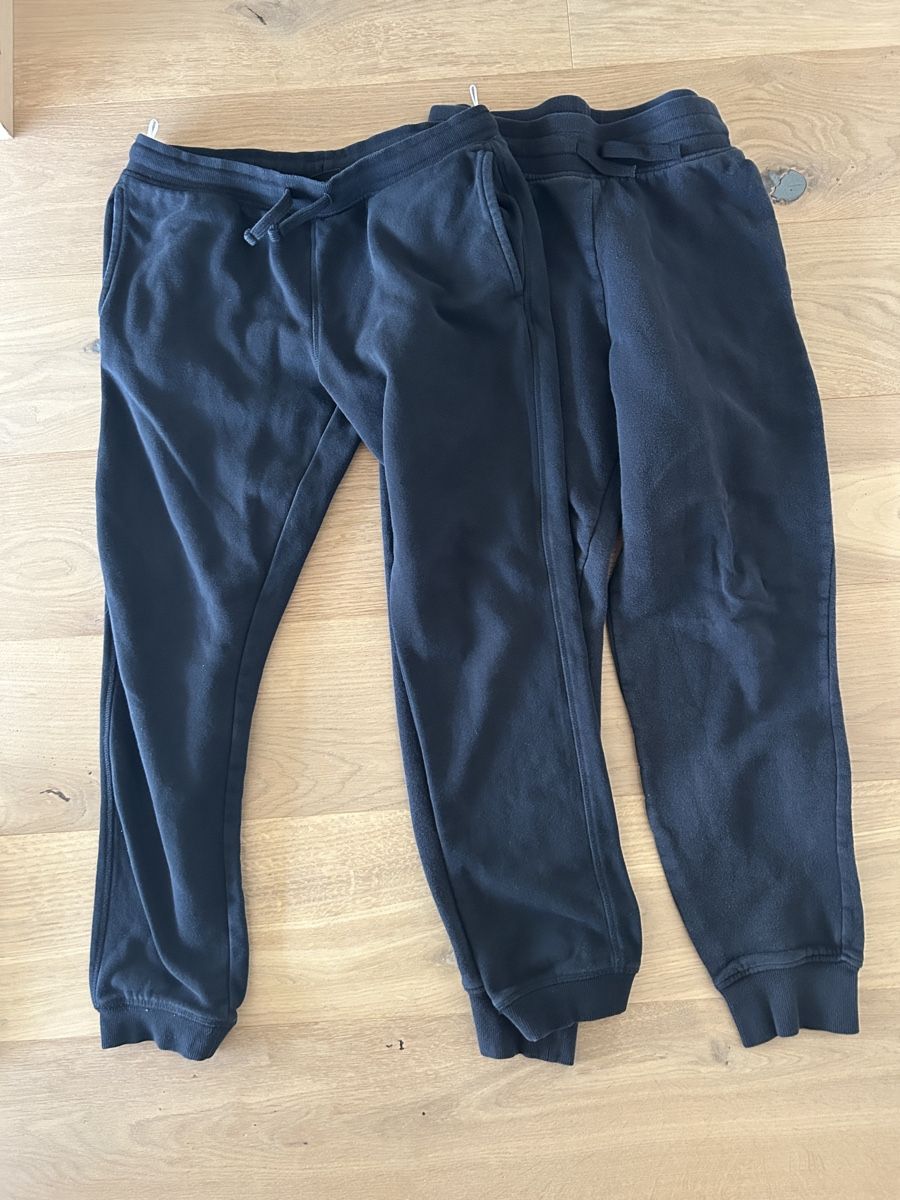 Lotti & Set di vestiti: 2 Trainingshose Grösse 164 – Usato da Unterlangenegg venduto da Dodo2108