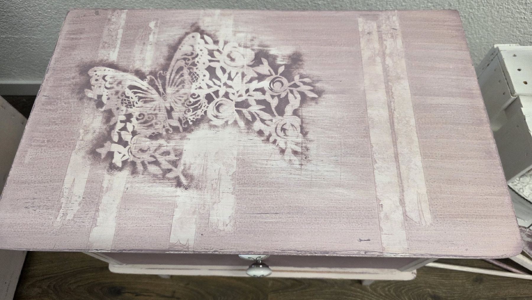 Comodini: Nachttischli Holz, Shabby Chic Stil – Usato da Niedergösgen venduto da MG46 2
