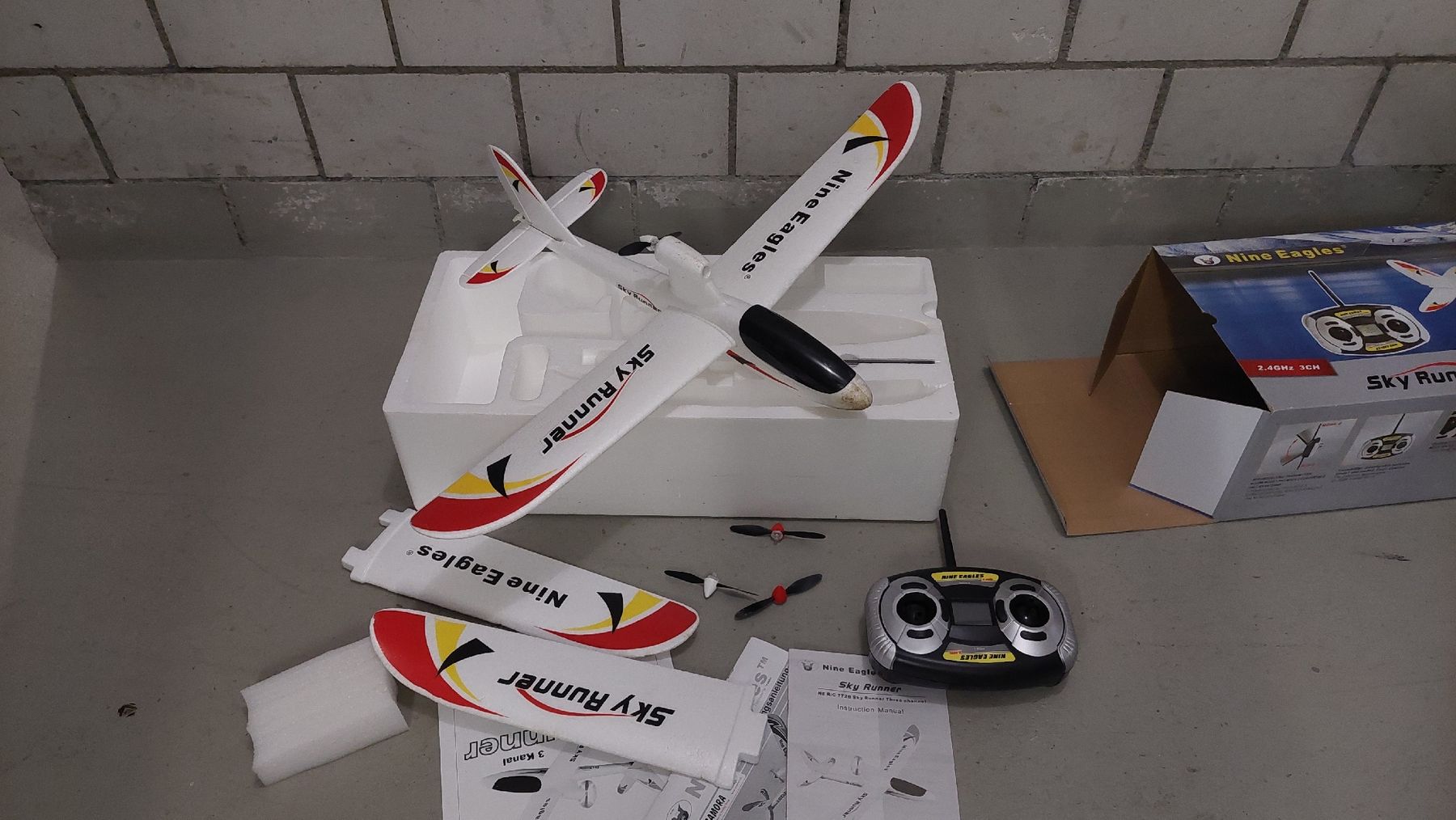 RC Modellbau: RC Flugzeug Nine Eagles Sky Runner – Gebraucht aus Uster von Dmarra