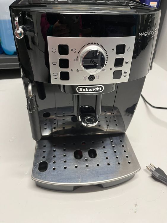 KaffeeVollautomat De Longhi Magnifica S Kaufen auf Ricardo