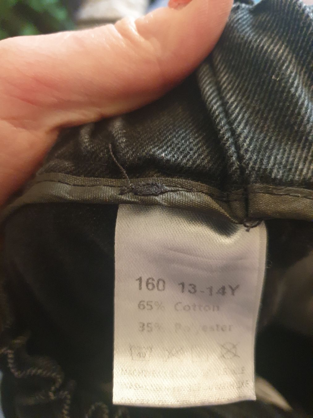 Lotti & Set di vestiti: Deux paires de jeans – Usato da Fribourg venduto da mal_8zjh 4