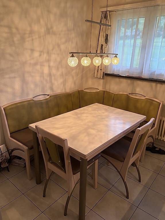 Set di tavolo e panche: Eckbank, Tisch, Stühle  – Usato da Schwyz venduto da bal_j8w9