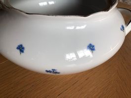 Omas Porzellan Suppenschüssel mit Blumenmuster
