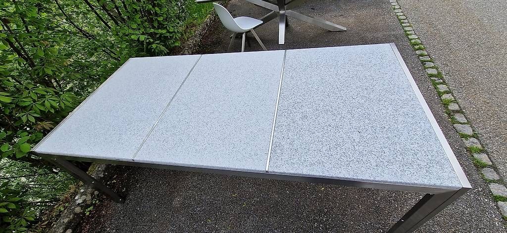 Tables: Gartentisch mit 3teillig Granitplatte Ab Ausstellungs – Neuf avec emballage d'origine à Lützelflüh-Goldb par Rampenverkauf_72_ 4