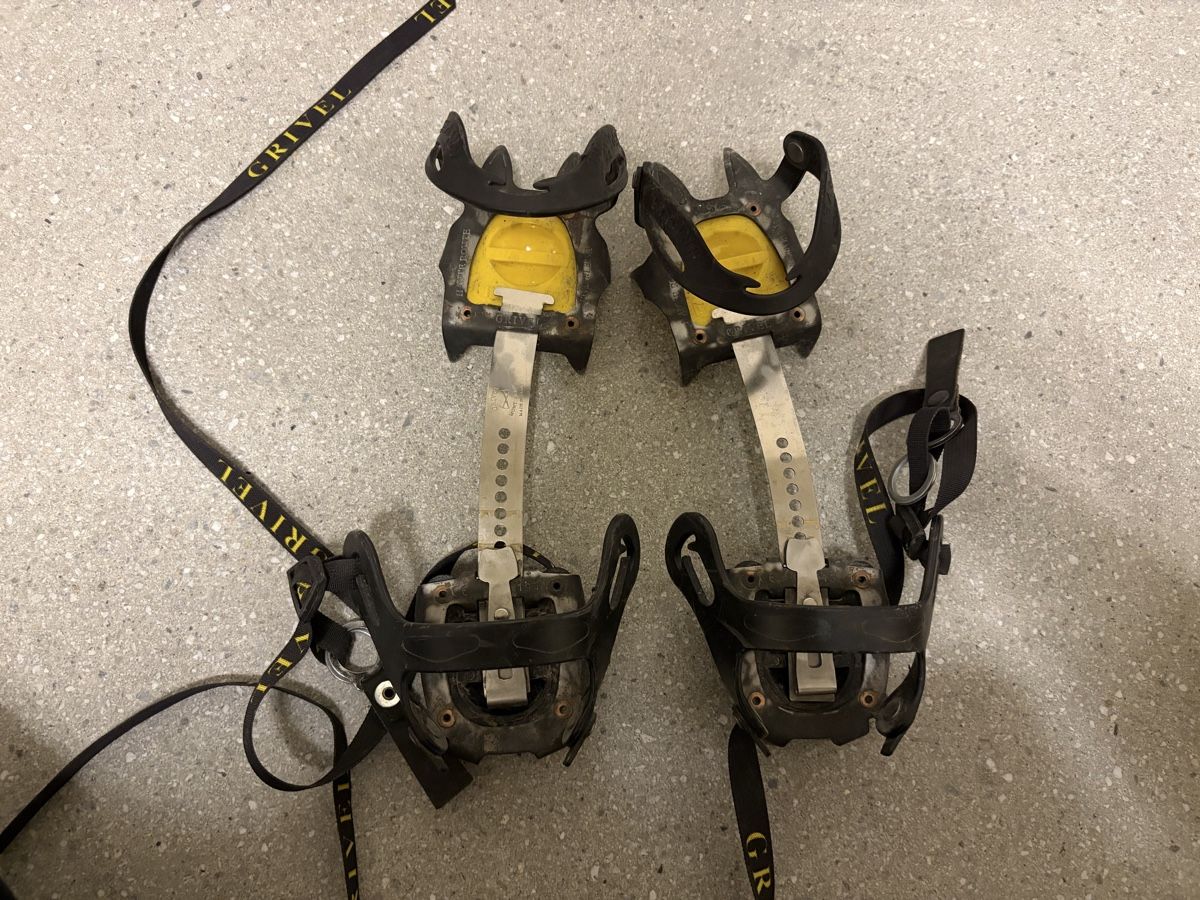 Grivel Altro in Alpinismo & Escursioni: Grivel Steigeisen mit Korbbindung – Usato da Riederalp venduto da imh_ll8m 1