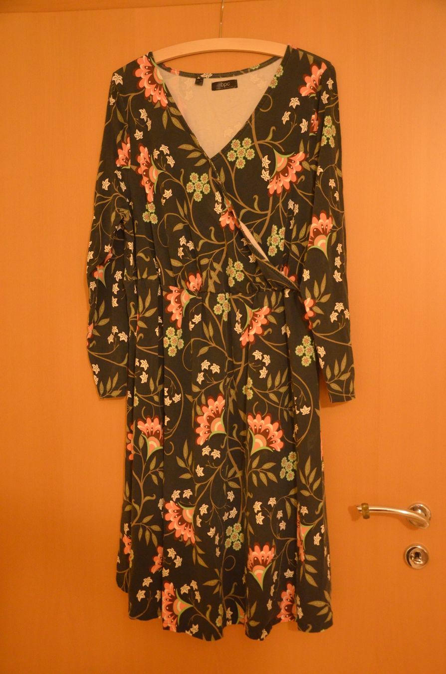 Kleider: TAILLE 48-50 - ROBE NEU - FARBE GRUN – Neu und originalverpackt aus Chiasso von Dolly015