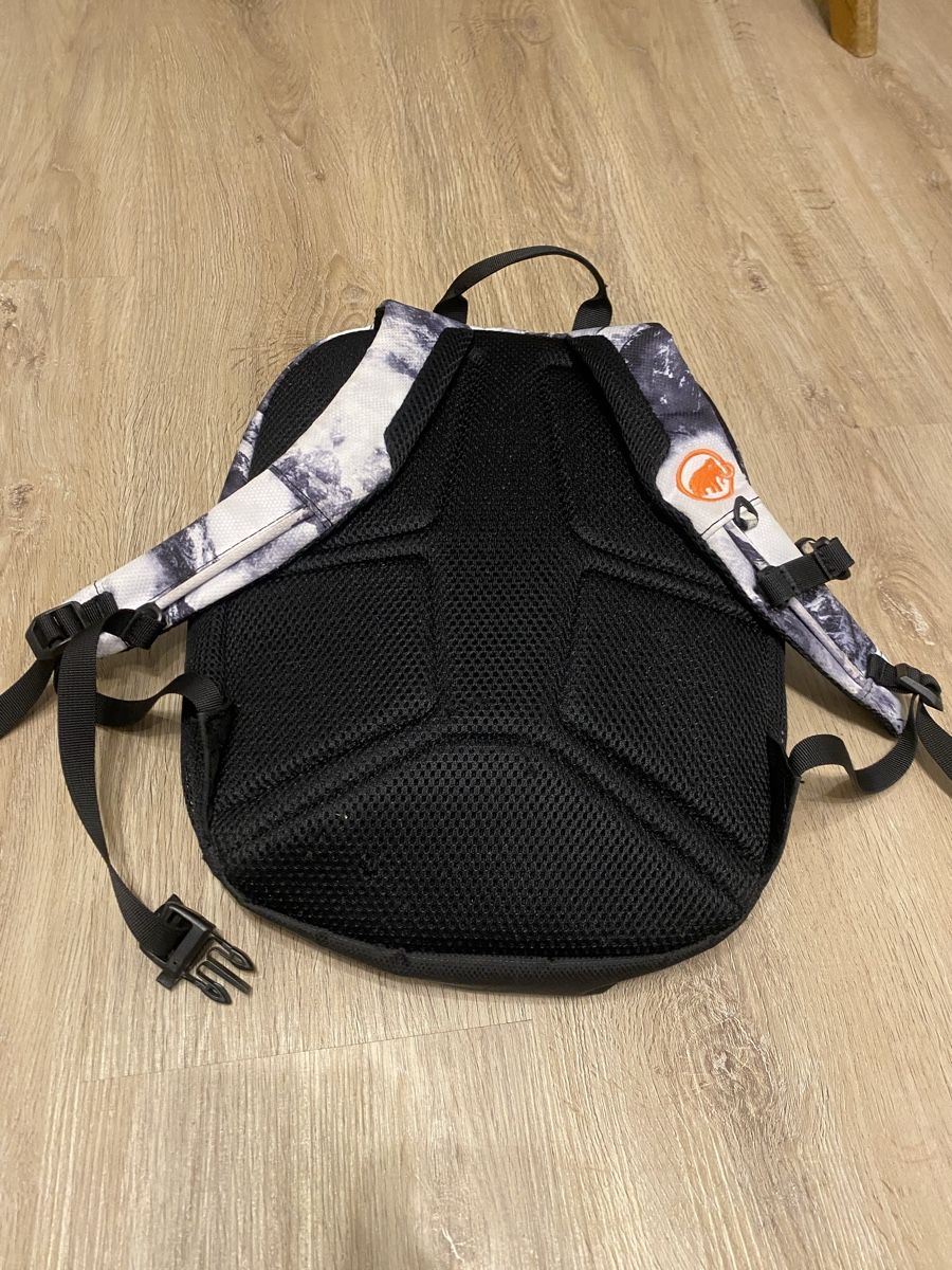 Mammut Kindertaschen: Rucksack Mammut First Zip 8 L – Neu (gemäss Beschreibung) aus Rüti ZH von Hollyfarm 1