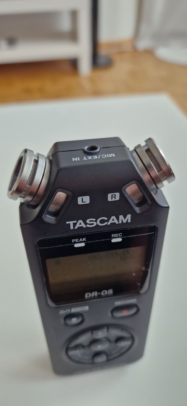 Tascam Aufnahmegeräte: Tascam DR-05 Linear PCM Recorder – Gebraucht aus St. Gallen von SergiiGor 1