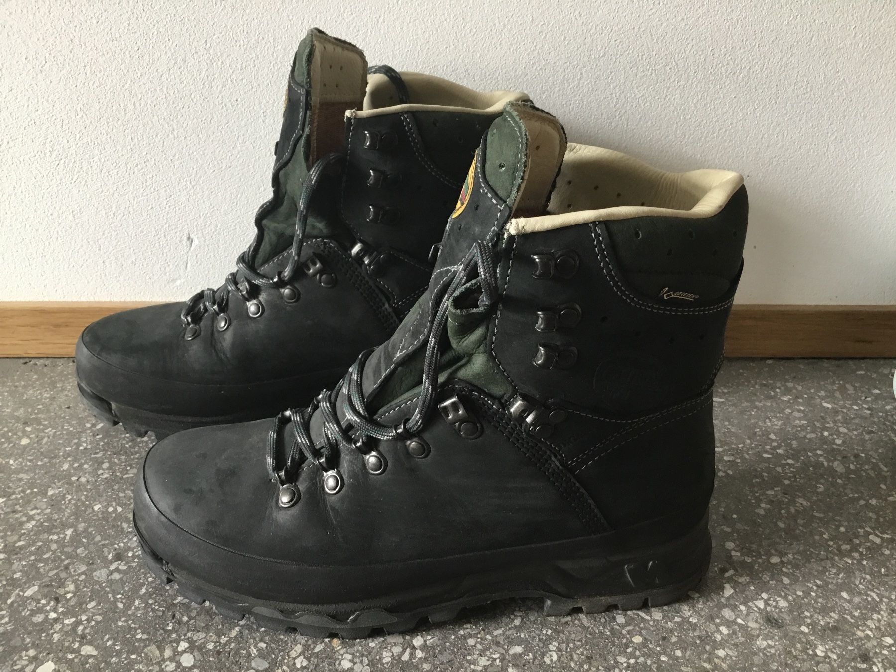 Meindl Herrenschuhe: Meindl Gore Tex Wanderschuhe, Men, Gr. 42.5 – Gebraucht aus Chur von Jacky17