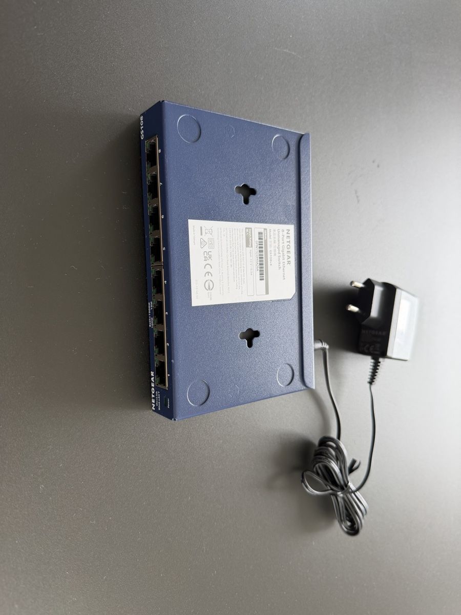 Netgear Hub & Switch: Netgear GS108v4 ProSAFE Gigabit unmanaged Switch – Usato da Uster venduto da CityGirl87 2