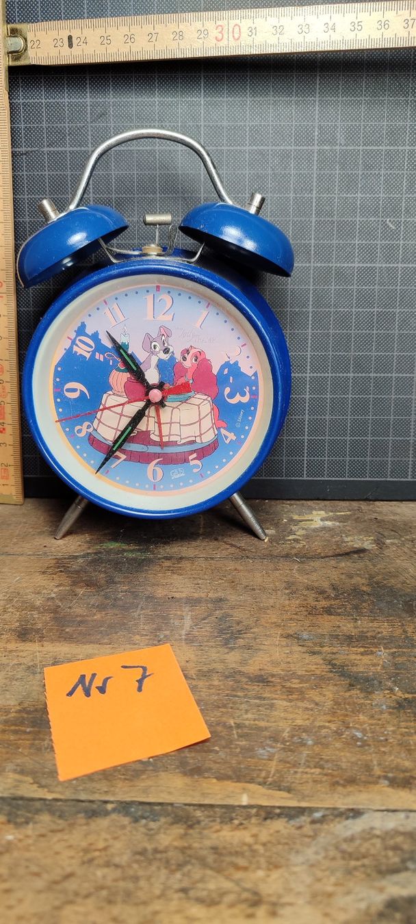 Disney Sveglie: Wunderschöner alter Wecker Nr 7 Susi und Strolch – Usato da Gelterkinden venduto da MYSTOREFORYOU4460 5