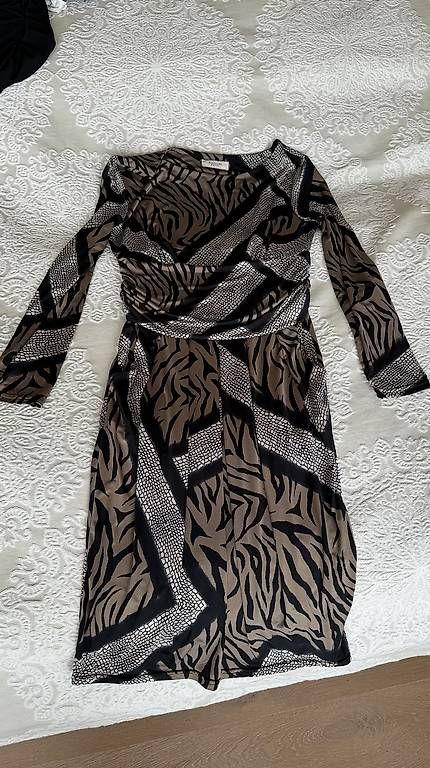 Vestiti: Kleid  – Usato da Hünenberg See venduto da Schulers 1
