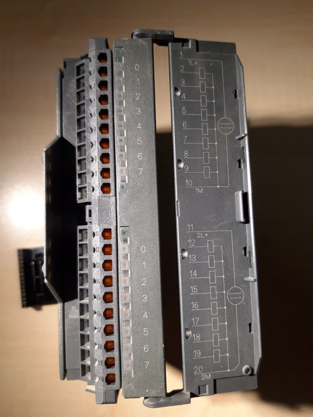 Componenti elettronici: Siemens 6ES7322-1BH01-0AA0 – Usato da Egliswil venduto da Cracky81 1