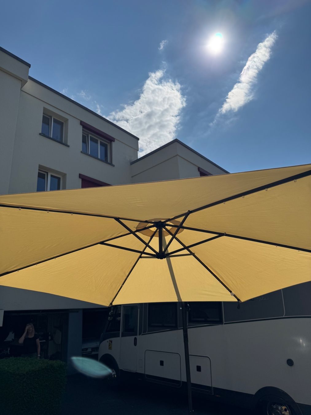 Ombrelloni: Ampelsonnenschirm mit LED Beleuchtung 320mm – Usato da Ostermundigen venduto da Gummibaerli63