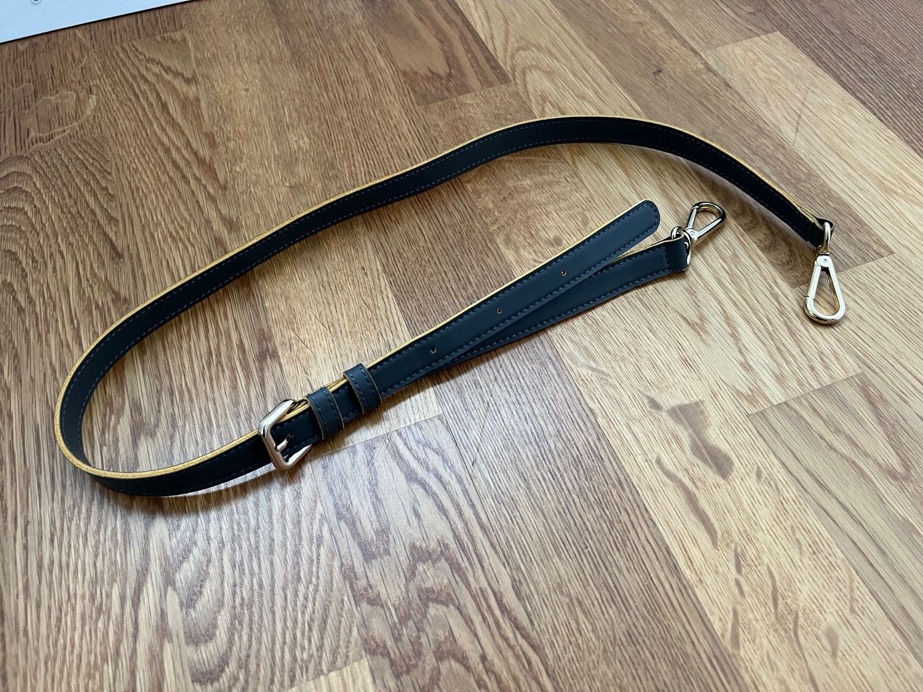 DKNY Taschen für Damen: DKNY Tasche – Gebraucht aus Glattpark(Opfikon) von ste_n99y 9