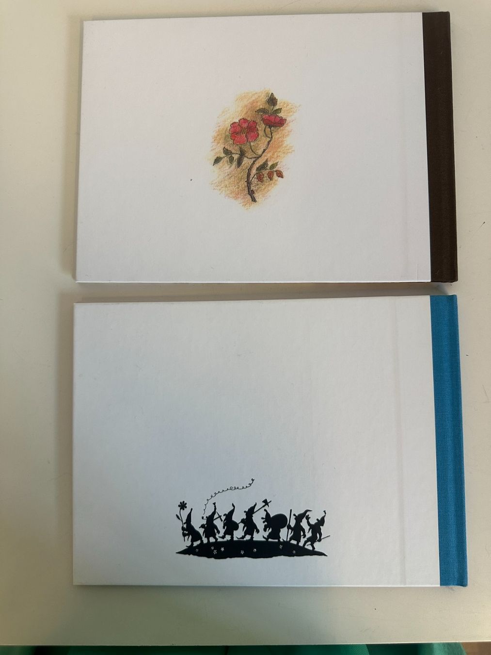 Bücher: 2 Büchlein "Schneeweisschen + Rosenrot" und "Schneewittchen" – Gebraucht aus Urdorf von ARJN 2