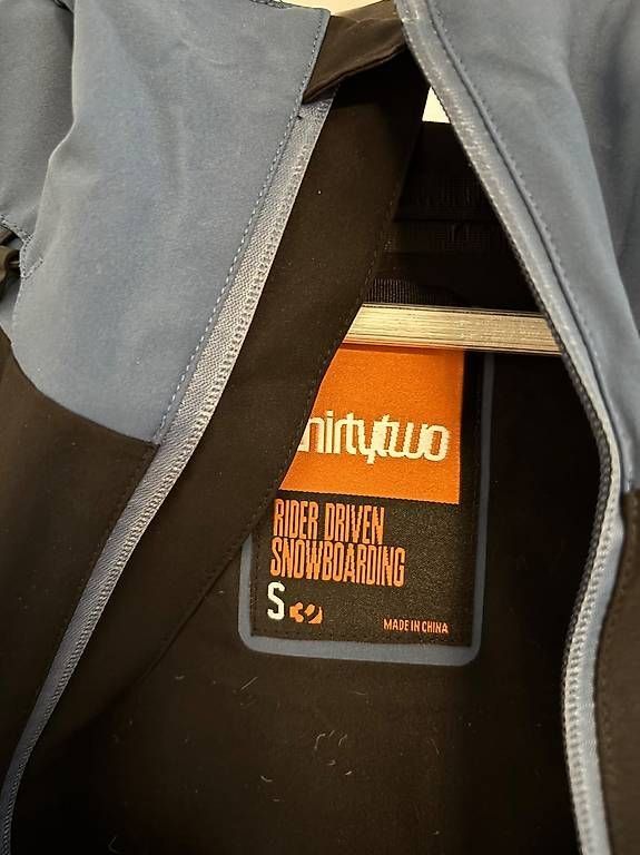 Giacche: Snowboardjacke von Thirtytwo, Gr. S, Herren – Nuovo (secondo la descrizione) da Wohlen b. Bern venduto da Looking4ward 2