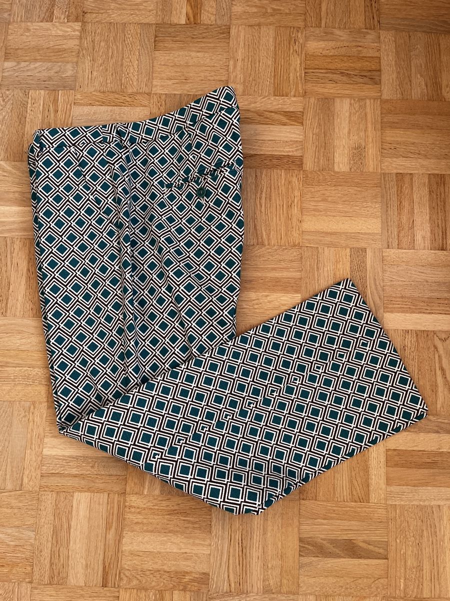 Max Mara Pantaloni: Hose Weekend MaxMara Capri Flare Gr. 40 – Usato da Zürich venduto da Kleanthy 7