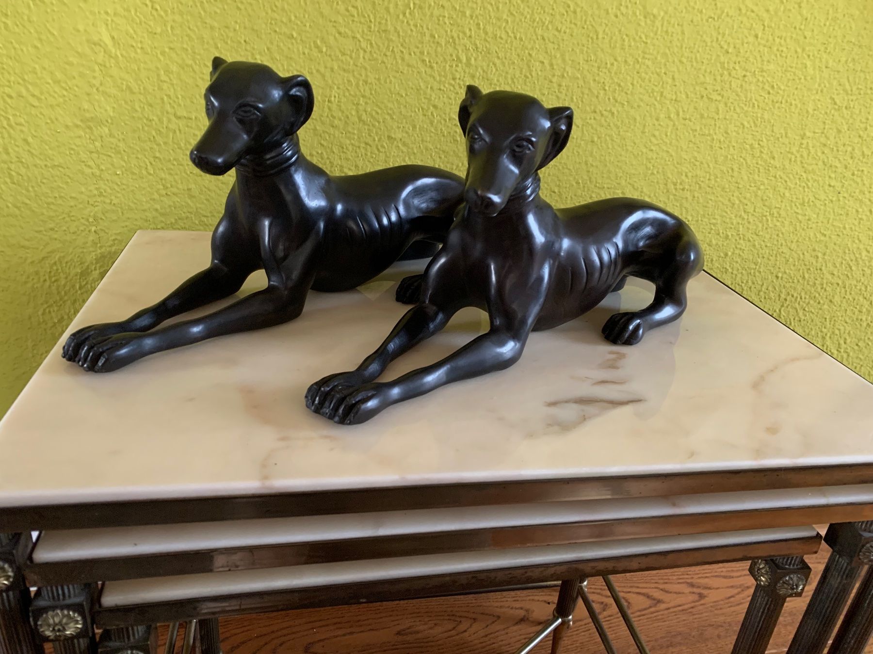 Statuette: Pair Bronze Greyhound -Bronze Windhunde -Lévriers en bronze – Usato da Zürich venduto da ZHtobi 1