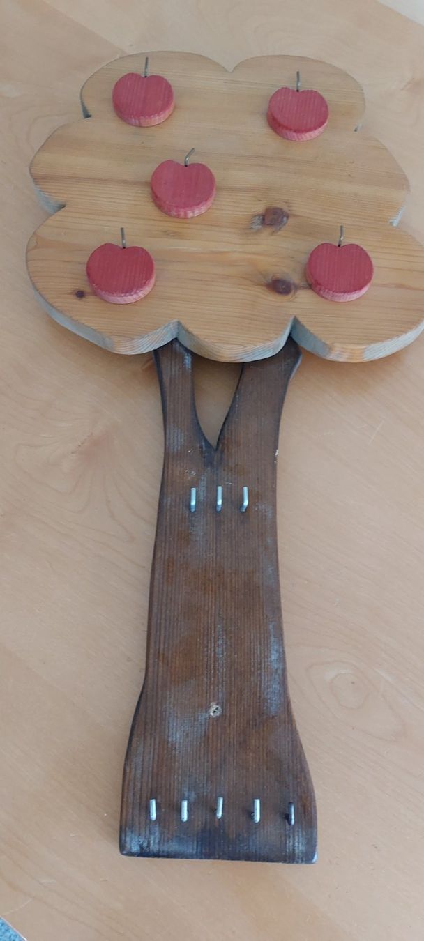 Articoli in legno: Schlüsselbrett Baum zu verkaufen – Usato da Pfaffnau venduto da hei_9l9h