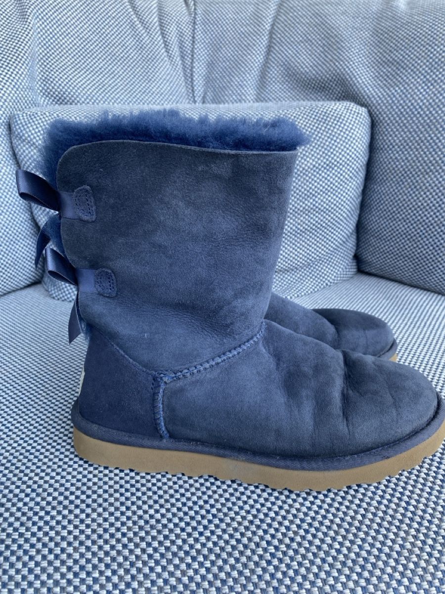 Ugg Damenschuhe: Ugg Boots Bailey Bow ll Blau mit Schlaufe. – Gebraucht aus Erlenbach ZH von renata-c 1