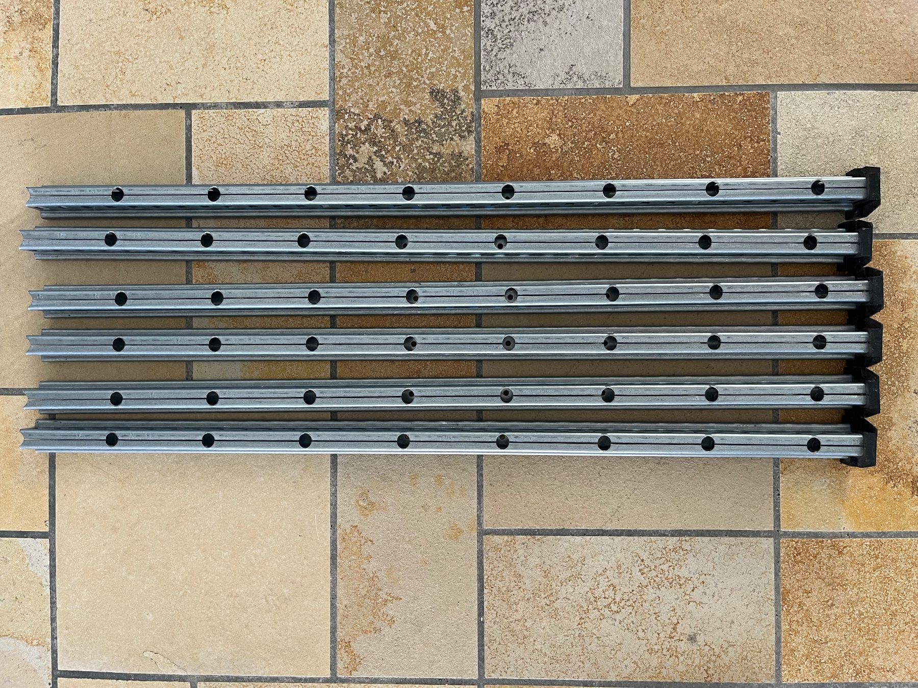 Étagères: ERREX Pfeiler 6x 85cm – D'occasion à Birmenstorf AG par lasc01