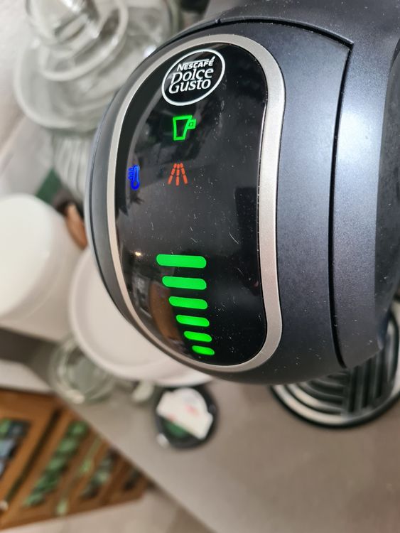 De'Longhi Macchine per caffè & Macchine per espresso: Nescafé Dolce Gusto Genio S Touch - Kaffeemaschine Top! – Nuovo (secondo la descrizione) da GLATTFELDEN venduto da Rebecca4 4