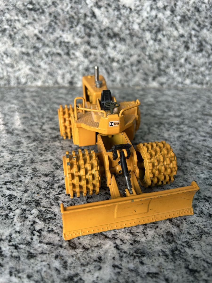 Joal Modellbausätze & Standmodelle: Cat 825 , 1:50 , Joal – Gebraucht aus Horw von Tigercat635 1