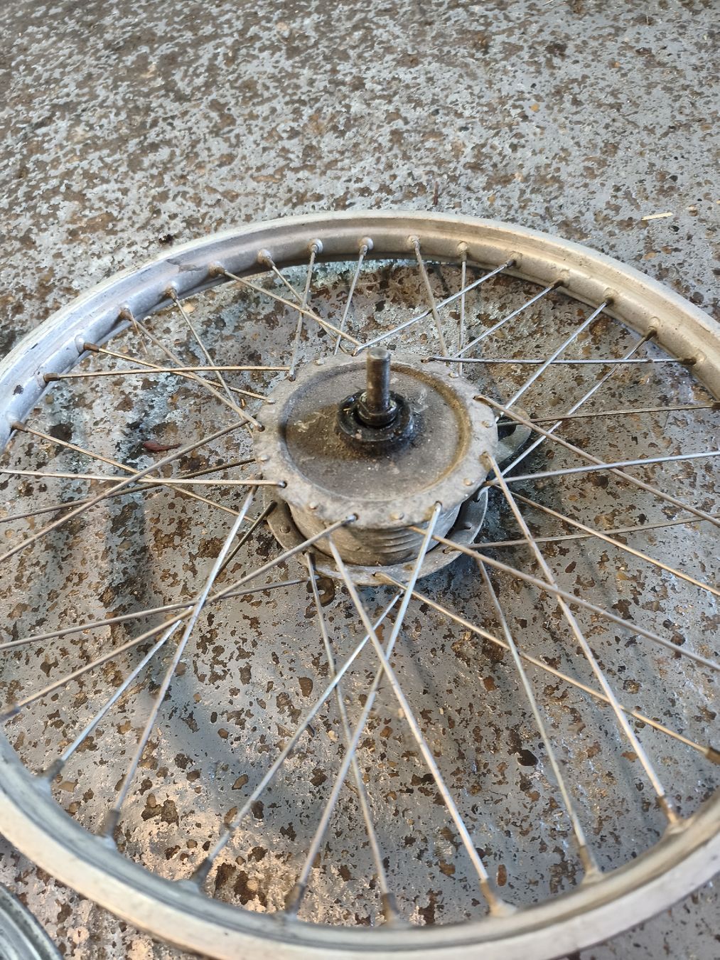Puch Cerchioni: Vorderradfelgen 17" Puch / Sachs Weinmann – Difettoso da Münchwilen TG venduto da Denso33 6