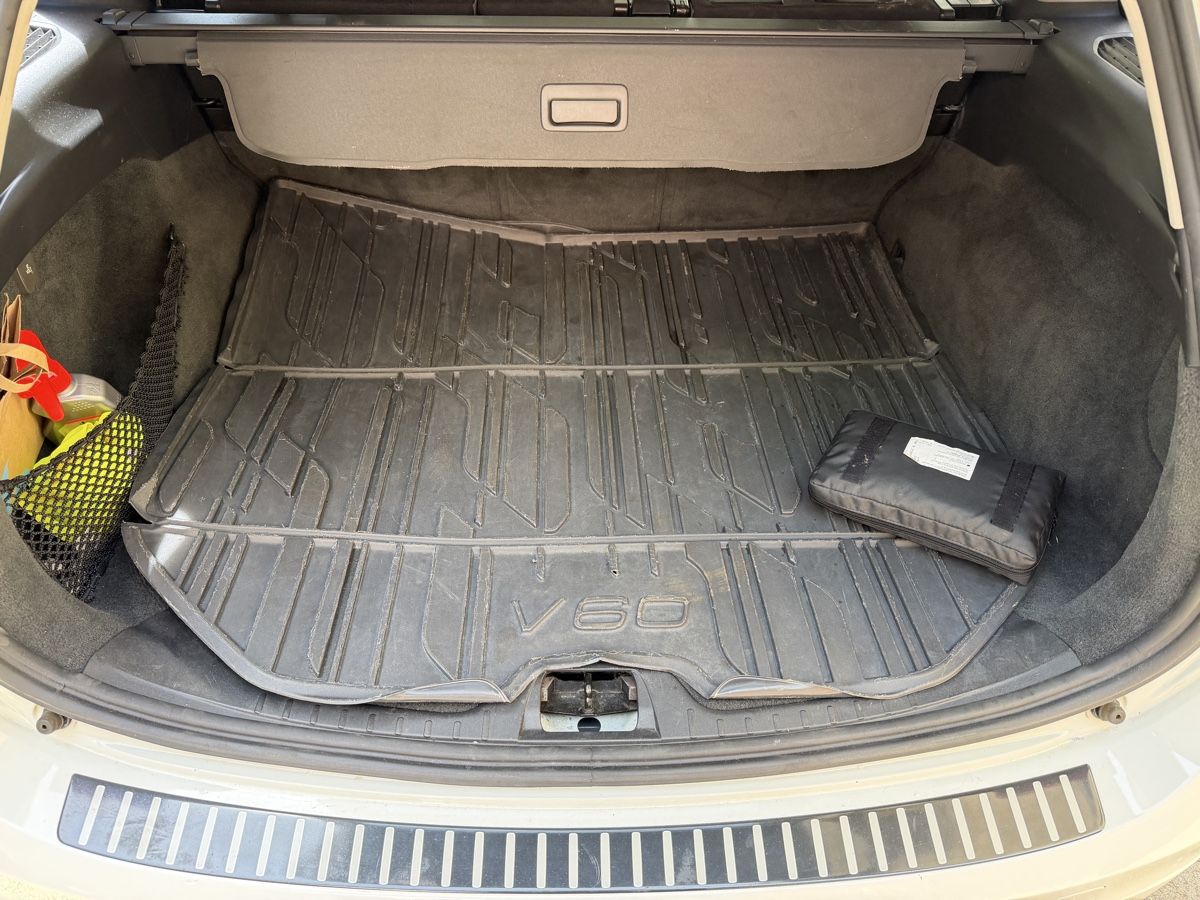 Volvo Automobili: Volvo V60 D5 AWD – Usato da Siebnen venduto da Rinqeh 5