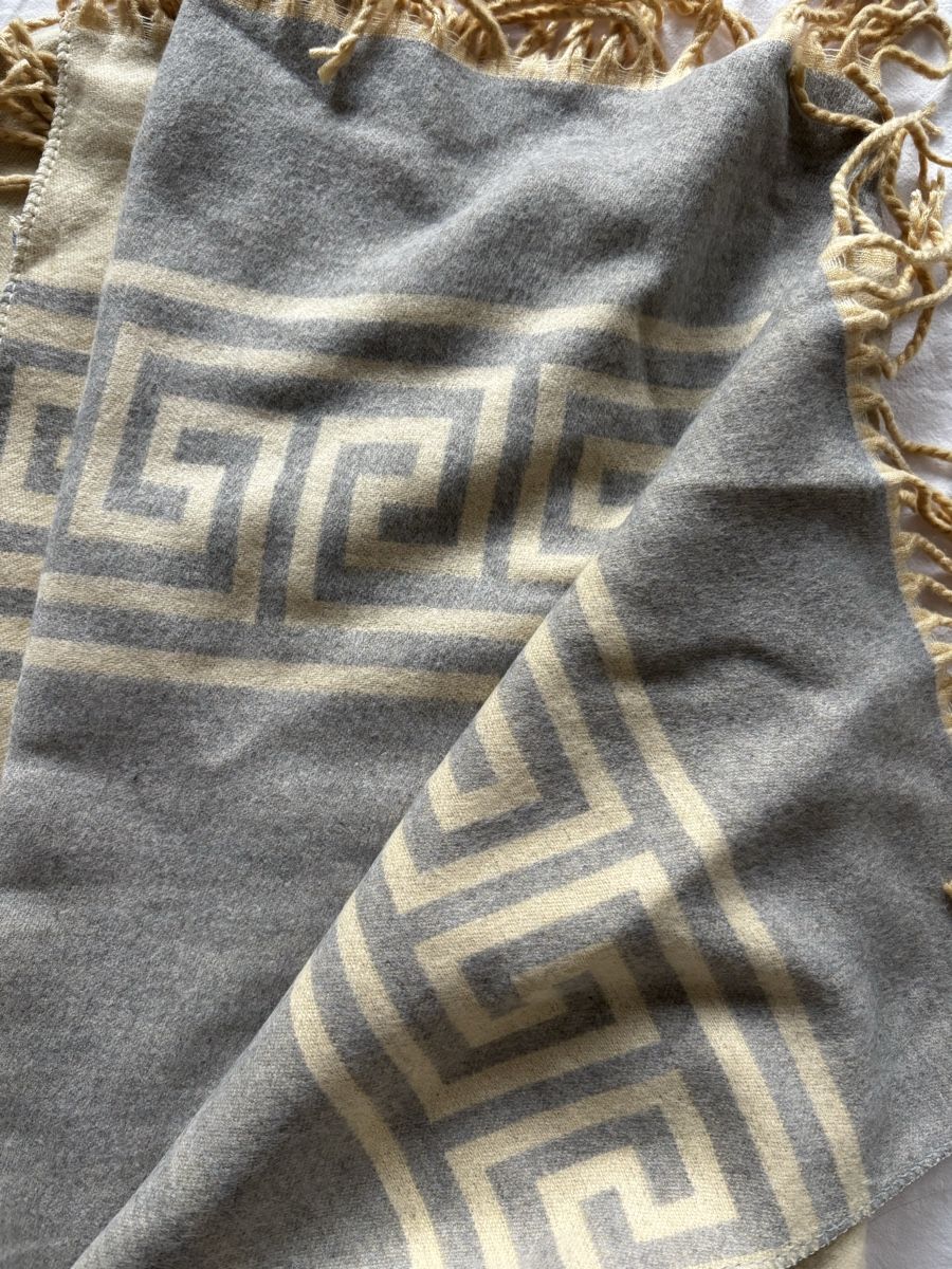 Foulard & Sciarpe: Schaal aus Alpakafell – Nuovo e nell'imballaggio originale da Basel venduto da Vaniiiy 1