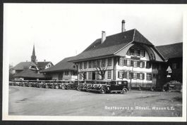 Wasen Restaurant zum Rössli mit alten Autos