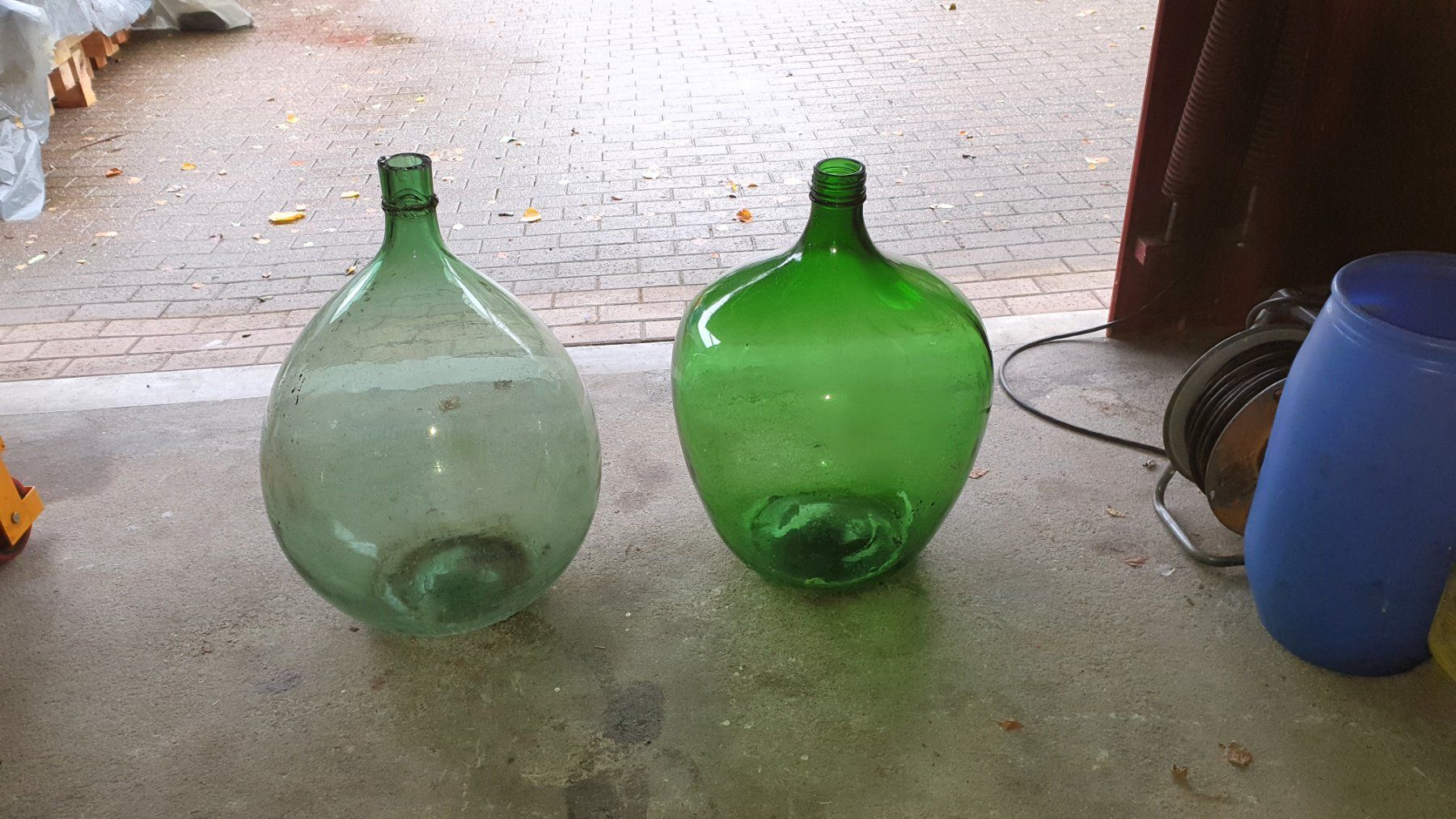 Accessori: Zwei grosse Glasballone – Usato da Strengelbach venduto da bluhei 1