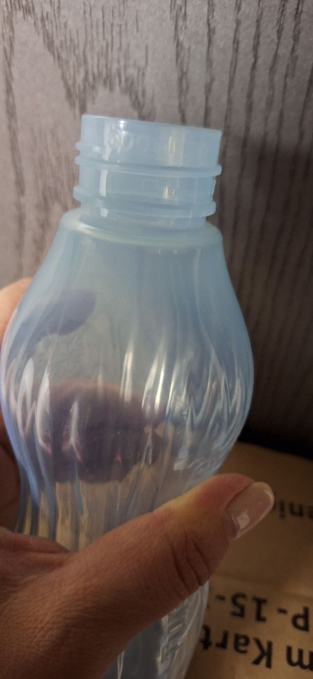 Tupperware Trinkflaschen & Thermosflaschen: Tupperware Trinkflasche Easy 500ml Hellblau, neuwertig,  – Gebraucht aus Morschach von son_8fqy 1