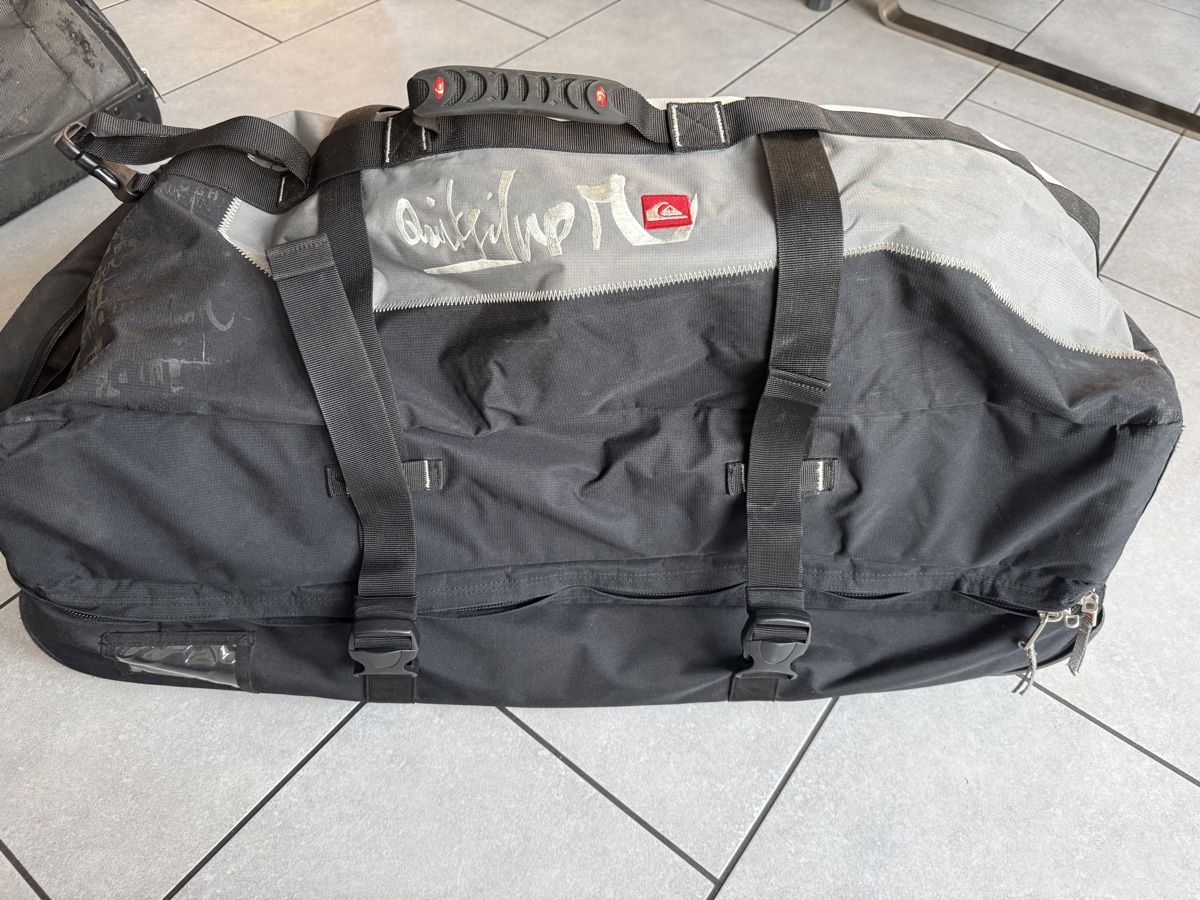 Quiksilver Borse: Quiksilver Reisetasche – Usato da Möhlin venduto da Palessandro91