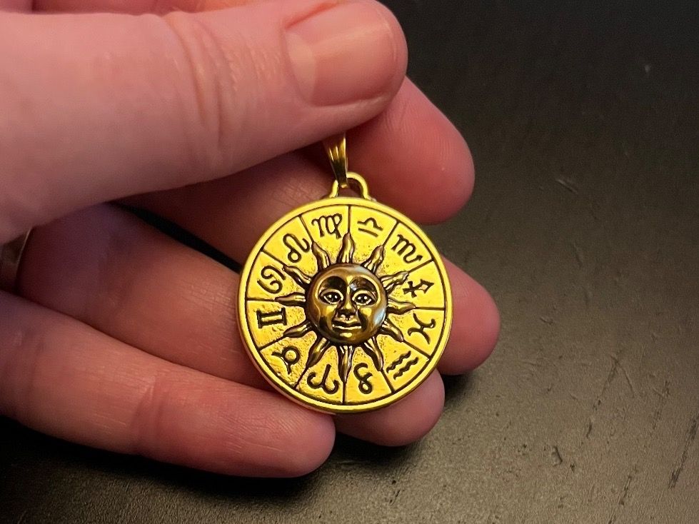 Ciondoli: Amulett/ Anhänger Sonne mit Zodiac – Nuovo (secondo la descrizione) da Gams venduto da Mariawicca 1