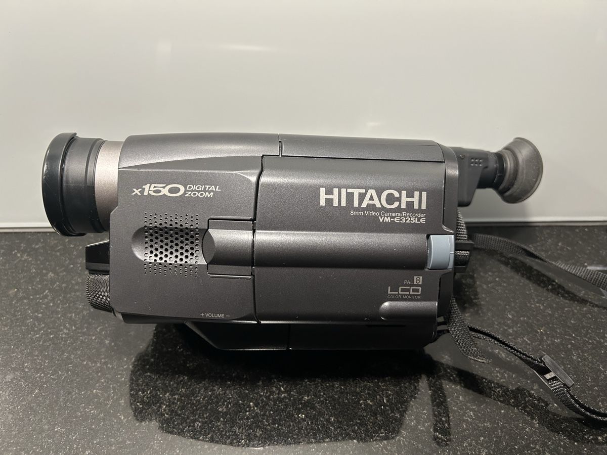 Hitachi Videocamere: Videokamera/ Videocamera Hitachi VM-E325LE – Usato da Tenero venduto da Laura-Pedu