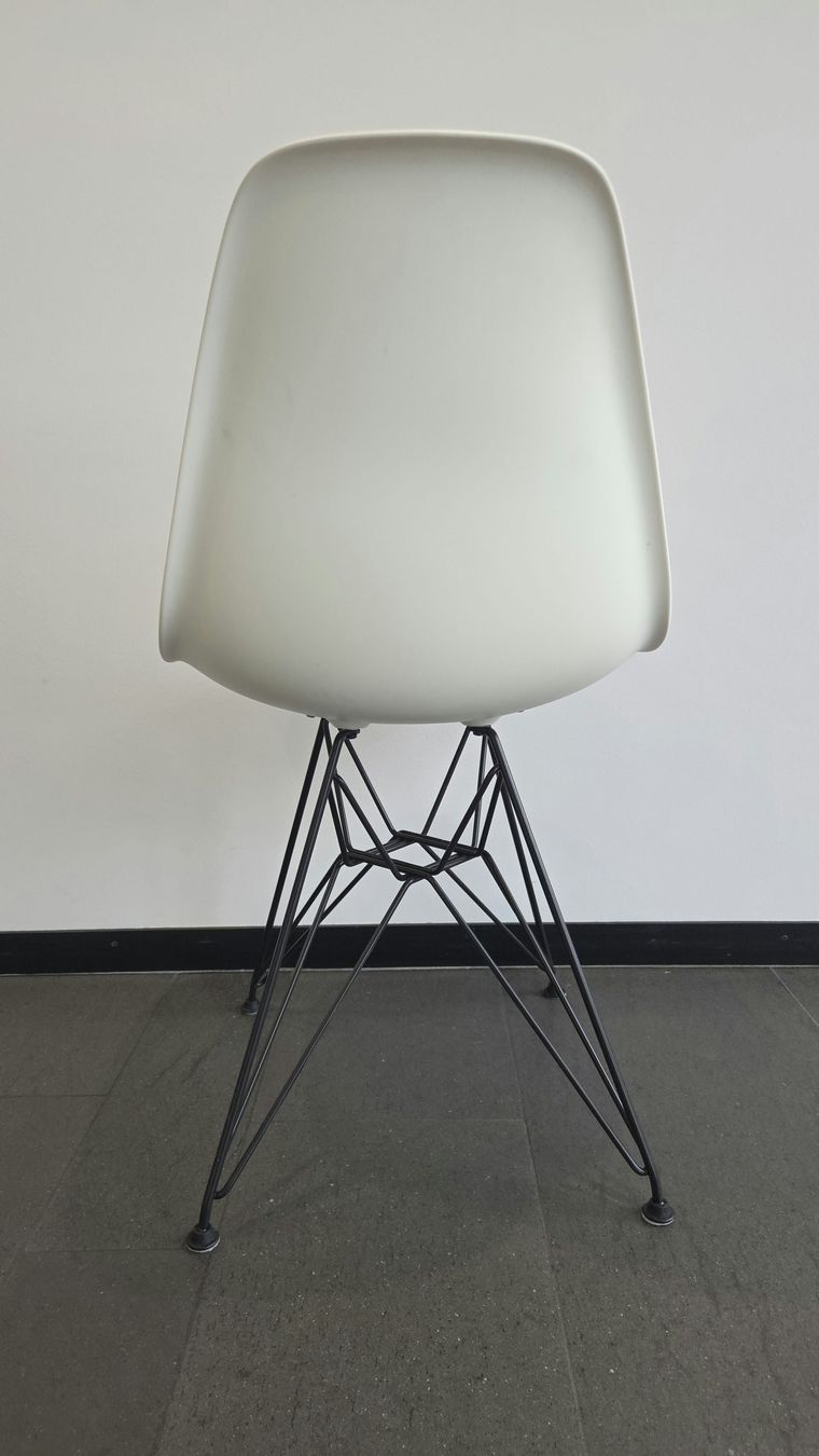 Vitra Sedie: Vitra Eames Plastic Chair DSR, Eisgrau, Polster Graublau – Usato da Affoltern am Albis venduto da Zapro 2