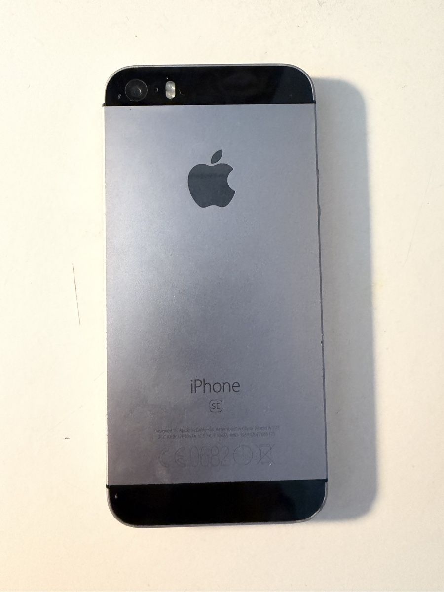 Apple Telefoni cellulari / Smartphones: iPhone SE – Usato da Zürich venduto da Stingosaurus 2