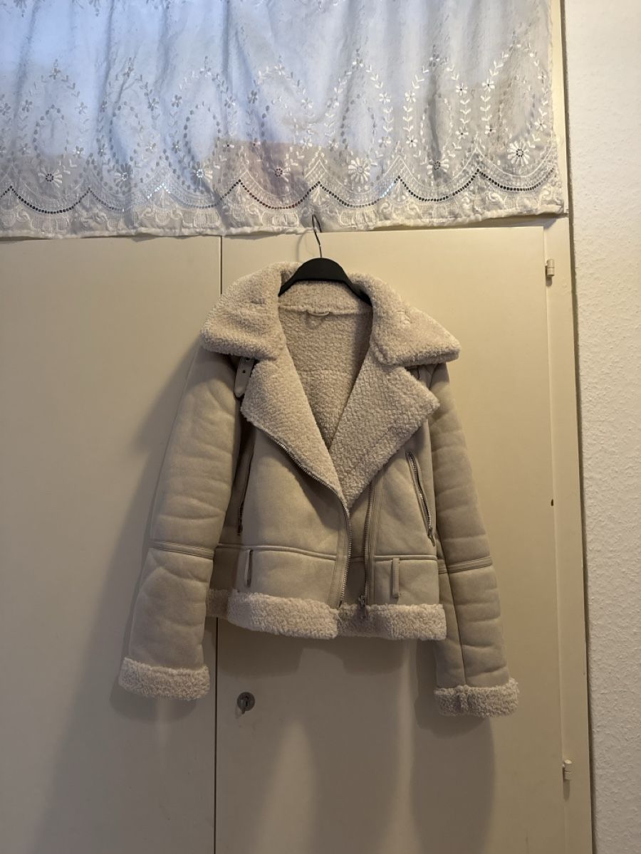 Shein Vestes: Veste moumoute – Neuf (Voir description) à Châtelaine par ant_6rpw