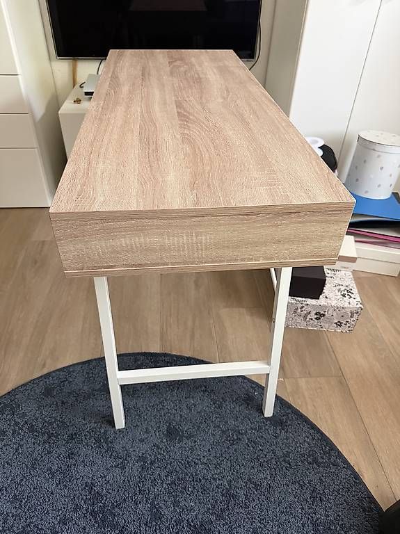 Scrivanie: Bureau blanc IKEA 120/48 cm – Usato da Bussigny venduto da nan_nw9d 1
