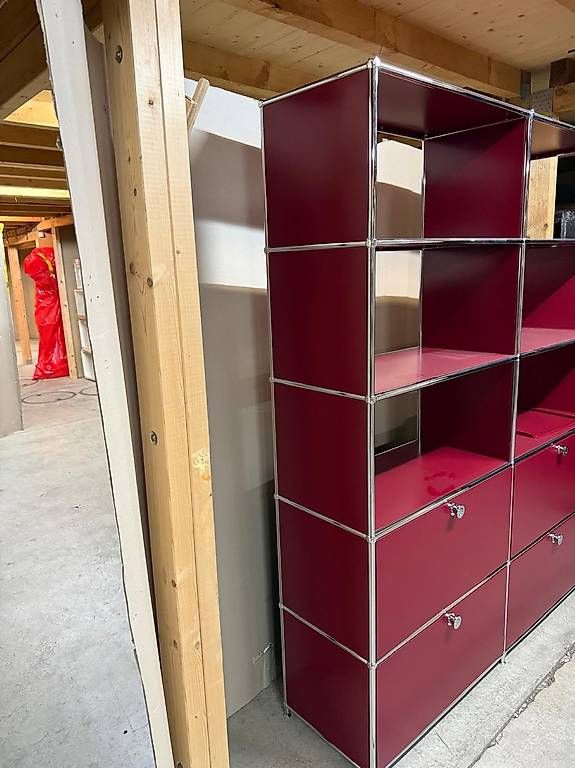 Regale: Metallregal in Bordeauxrot – Neu und originalverpackt aus Mönchaltorf von ony_b9pr