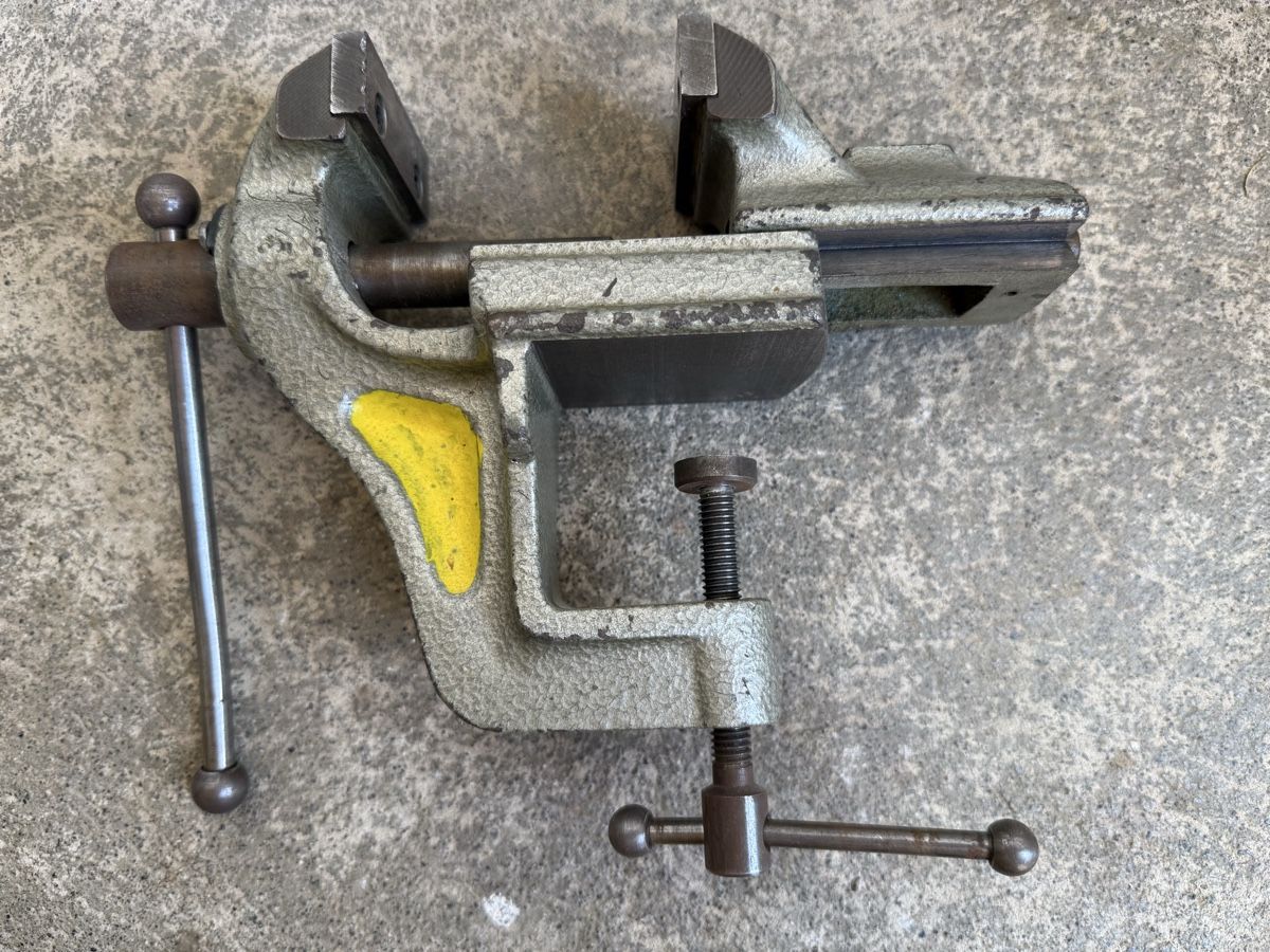 Gressel Tutti gli attrezzi: Vintage GRESSEL Schraubstock  – Usato da Konolfingen venduto da petzipetz 3