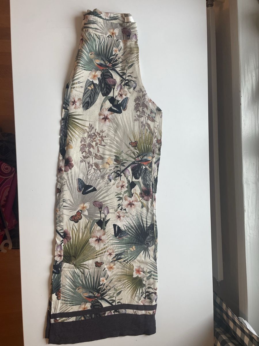 H&M Pantaloni: H&M weite Hose Dschungelprint, Gr. M – Nuovo (secondo la descrizione) da Gockhausen venduto da AnneT07