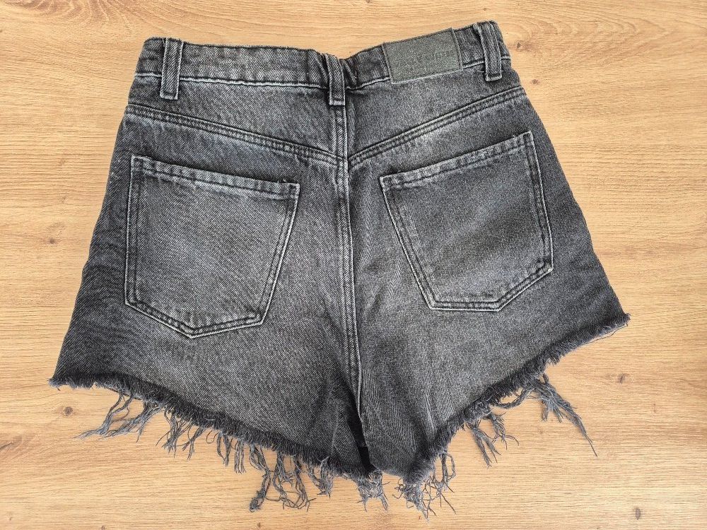 Pantalons: Shorts Grösse 34 – D'occasion à Buttisholz par sico20 1