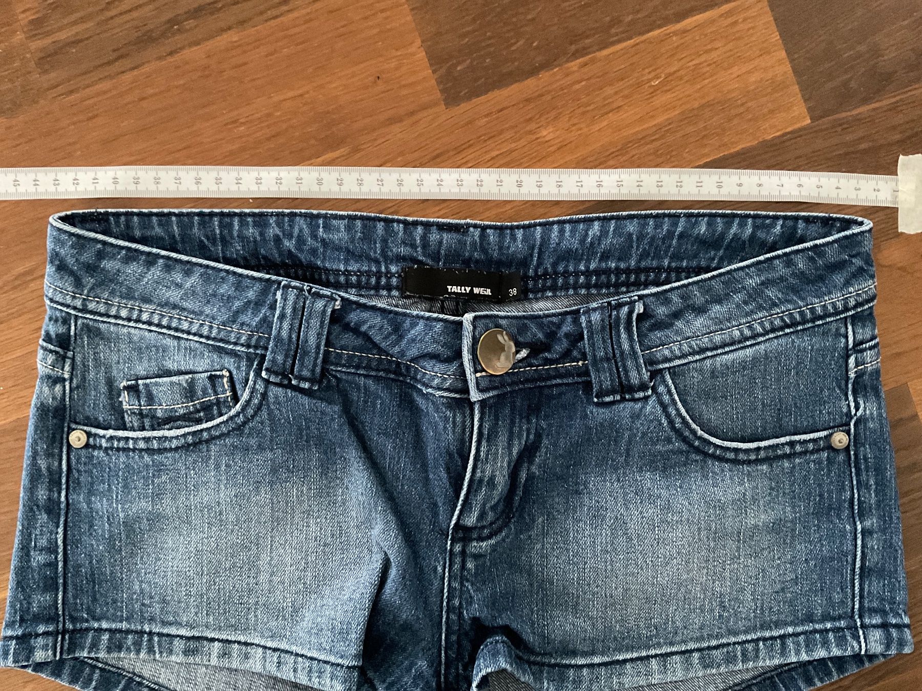 Tally Weijl Jeans: kurze Hose – Gebraucht aus Dübendorf von an_nk8z 2