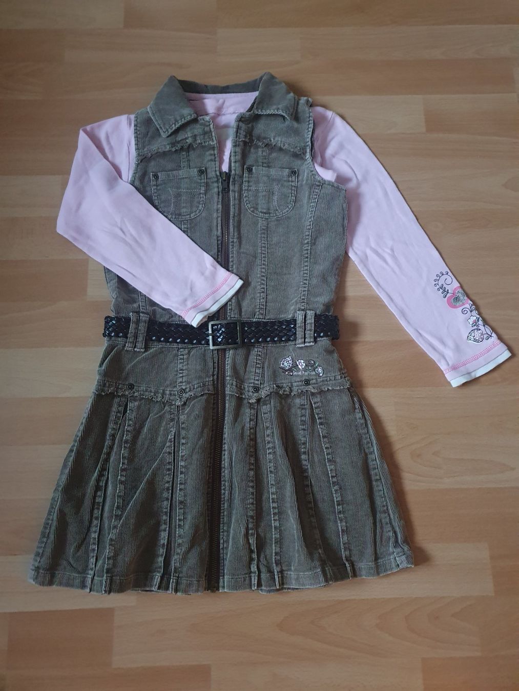 C&A Vestiti & Gonne: Cord-Kleid Here+There Gr. 134 – Usato da Hombrechtikon venduto da luziii